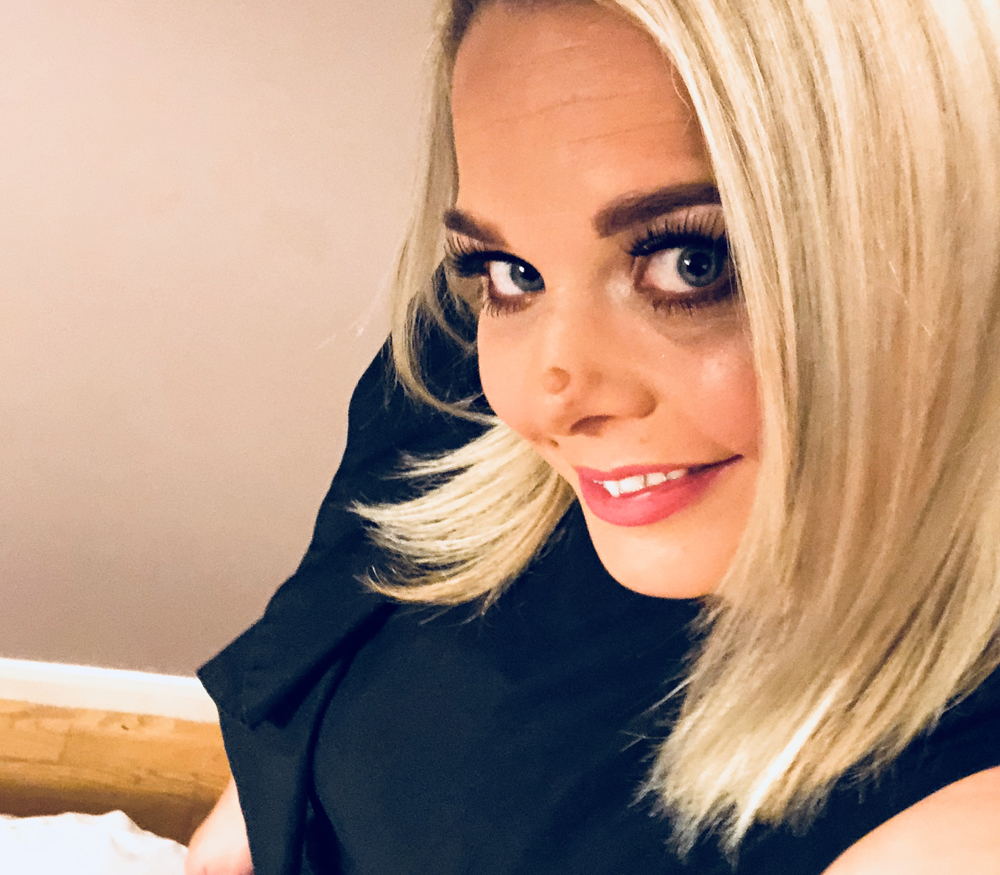 Leanne, freelance graphic and website designer at Graphic Pezaz